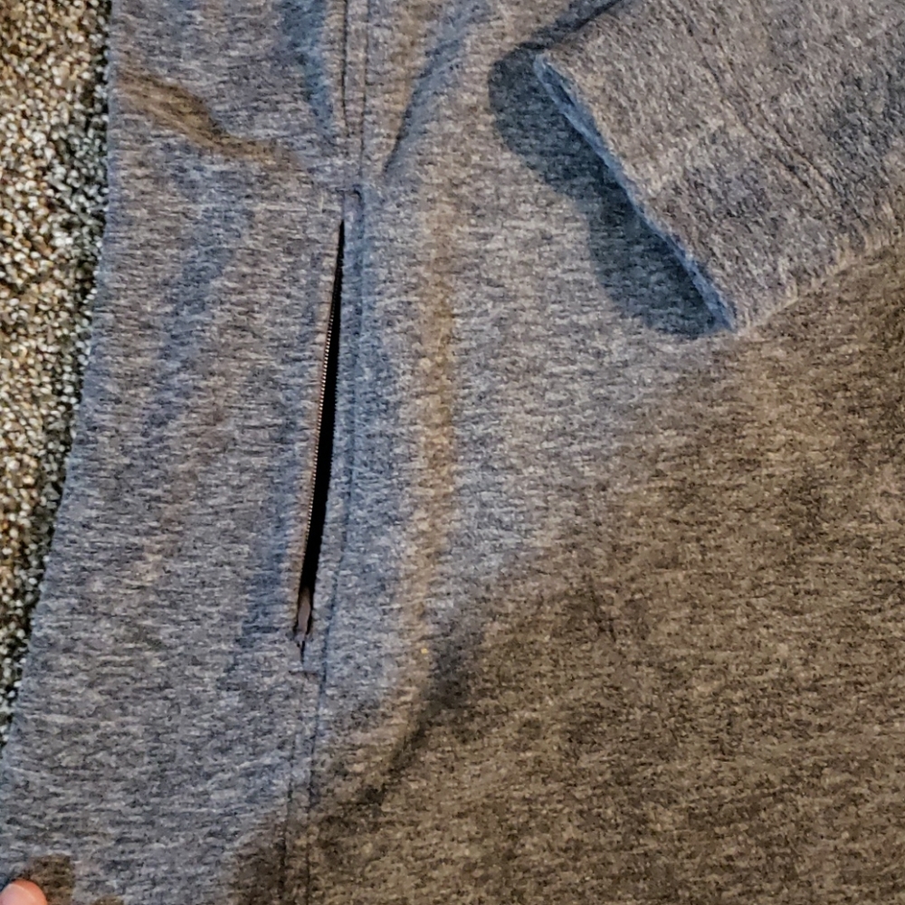 Fitted Pullover - Picture 3 of 6